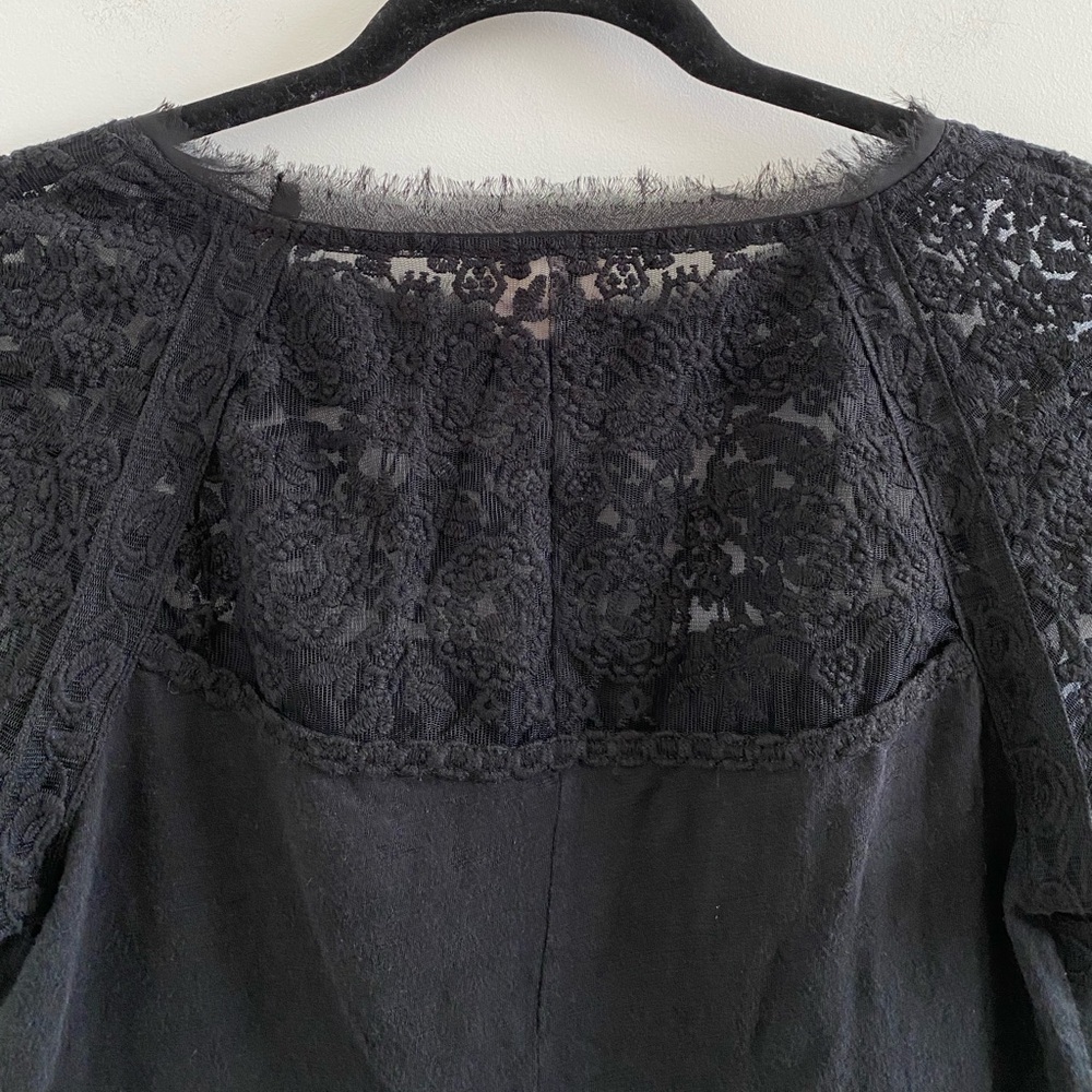 Anthropogenic Meadow Rue Gossamer Lace Short Sleeve Tee Size Medium - Picture 8 of 8